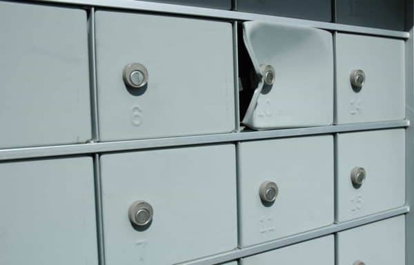 Is Mail Theft a Felony in California? 1 A broken mail box that was possibly cracked open for theft, used to illustrate 530.5(e) (PC)